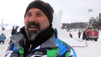 ogretim gorevlisi -  90 bin şehidin kardan heykelleri yapıldı Videosu