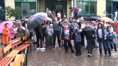 guvenlik gorevlisi -  Adana'da eğitime yağış engeli Videosu