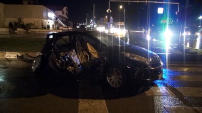 yolcu otobusu - Antalya’da trafik kazası: 1 ölü, 2 yaralı  Videosu