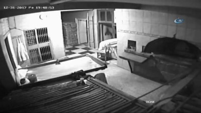 kar maskesi -  Hırsızlar yakalanmamak için güvenlik kamerasının açısını değiştirdi...O anlar kamerada  Videosu