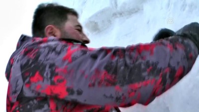 ogretim gorevlisi - Sarıkamış şehitleri anısına yapılan kardan heykeller - KARS Videosu