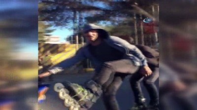 motosiklet surucusu -  Seyir halindeki motosiklete tutunan patenli gençlerin tehlikeli yolculuğu kamerada  Videosu
