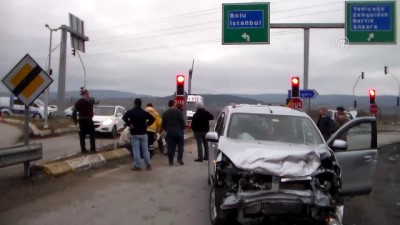 caga - Kamyonetle otomobil çarpıştı: 7 yaralı - BOLU Videosu