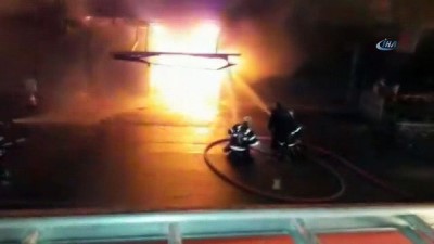 itfaiye araci -  Şarjda unutulan akü yangına neden oldu  Videosu