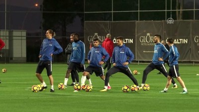 teknik direktor - Trabzonspor, Süper Lig'de sezonun ikinci yarısının hazırlıklarını sürdürüyor - ANTALYA Videosu