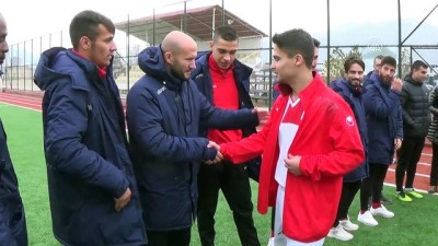 teknik direktor - Balona röveşata atmaya çalışan genç, futbolculuk hayaline kavuştu - KAHRAMANMARAŞ Videosu