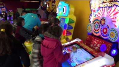 alisveris - Suriyeli yetim çocukların sinema sevinci - HATAY Videosu
