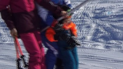 ozel ders -  Uludağ'ın en küçük kayakçıları  Videosu