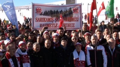 cep telefonu -  Kar üstünde yatan öğrencileri gören herkes cep telefonuna sarıldı  Videosu