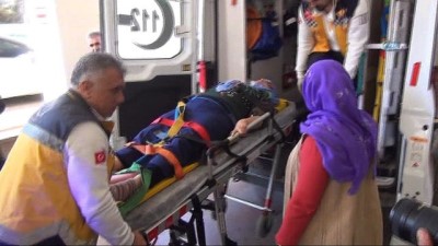 trafik kazasi -  Şanlıurfa'da otomobil bariyerlere çarptı: 2’si çocuk, 3 yaralı Videosu