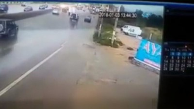 zincirleme kaza -  - Sürücü yol kenarına uçtu  Videosu