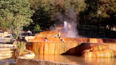 saglik turizmi - ANADOLU'NUN TERMAL ZENGİNLİKLERİ - 'Beyaz cennet'in antik havuzunda kaplıca keyfi (2) - DENİZLİ  Videosu