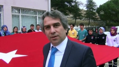okul muduru - Anıtkabir'de dalgalanan Türk bayrağı Suluova’da - AMASYA  Videosu