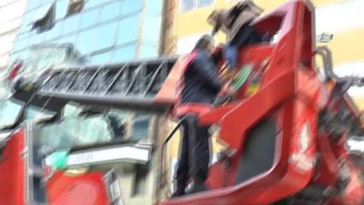 itfaiye merdiveni -  Karaköy'de iş merkezinde yangın çıktı  Videosu