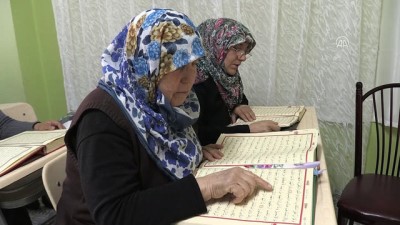 ders programi - 60 yaşından sonra Kur'an-ı Kerim okumayı öğrendiler - ADIYAMAN Videosu