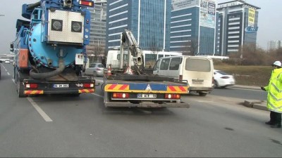 trafik kazasi -  Başkentte trafik kazası: 4 yaralı Videosu