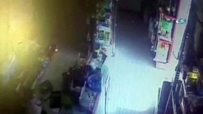 hirsiz polis -  Ekmek büfesinde hırsızlık kamerada Videosu