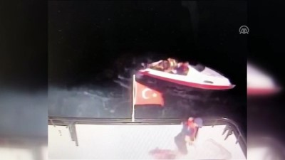 surat teknesi - Batan lastik bottaki göçmenler sahil güvenlik ekiplerince kurtarıldı - Kurtarılma anı - MUĞLA  Videosu
