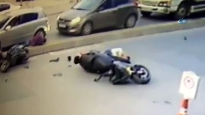  Ümraniye’de feci motosiklet kazası kamerada 