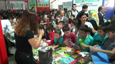 milletvekili -  1 milyon kitabın yer aldığı fuara yoğun ilgi  Videosu