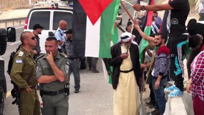 Han el-Ahmer sakinlerinden İsrail polisine kırmızı kartlı protesto - KUDÜS