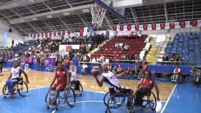 tekerlekli sandalye basketbol - 2. Uluslararası Mersin Engelsiz Sanat Festivali - Tekerlekli sandalye basketbol maçı - MERSİN Videosu