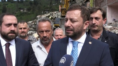 Rize'de altından dere geçen binanın yıkımı 