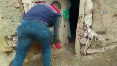  Saray’da yerin altına gömülü 39 kilo eroin ele geçirildi 