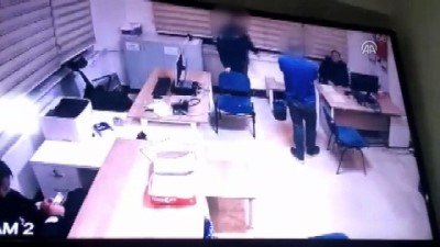 demir cubuk - Sivil memur, polis merkezinde görevli polisi yaraladı - KONYA Videosu