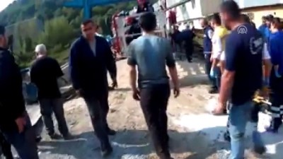 elektrik akimi - Vinçte elektrik akımına kapılan işçiyi itfaiye kurtardı - ZONGULDAK  Videosu