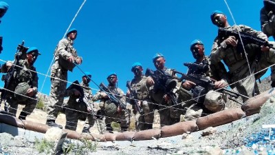 keskin nisanci - Kahraman komandolar dağlarda teröristlere göz açtırmıyor - ŞIRNAK  Videosu