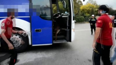 yolcu tasimaciligi -  Şehirlerarası yolcu otobüsünün taban kısmından eroin fışkırdı: 4 gözaltı Videosu