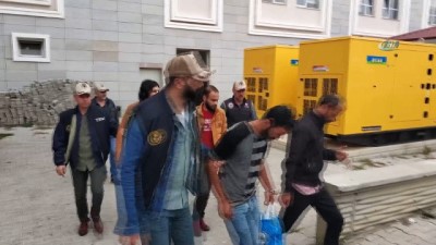  Samsun'da DEAŞ'tan gözaltı alınan 6 kişi adliyeye sevk edildi 