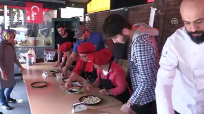 Aşçılar down sendromlu çocuklarla pizza yaptı - UŞAK