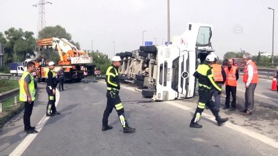 beton mikseri - Beton mikseri devrildi: 1 ölü - SAKARYA  Videosu