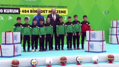 badminton -  İBB, bin 500 spor kulübüne malzeme desteği yaptı Videosu