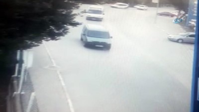 yolcu tasimaciligi -  Otomobil dolmuşla kafa kafaya böyle çarpıştı: 7 yaralı Videosu
