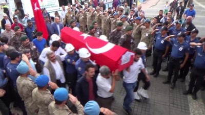  Şehit özel harekat polisi Ali Karapınar son yolculuğuna uğurlandı