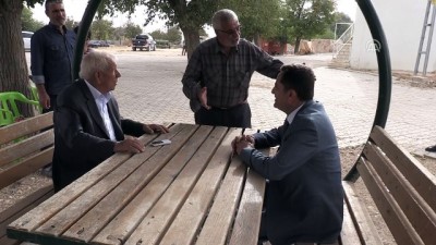 elektrik hatti - 'Türkiye'nin en yaşlı muhtarı' 40 yıldır köylünün hizmetinde - KİLİS  Videosu