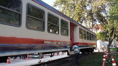 yolcu tasimaciligi -  40 ton ağırlığındaki tren vagonu tırlarla bir alışveriş merkezine böyle taşındı  Videosu