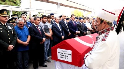 Göksun'daki kazada hayatını kaybeden Uzman Onbaşı Doğancan Türk'ün cenazesi toprağa verildi - SAMSUN