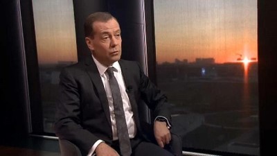 Medvedev: Rus bankalarını hedef alan yaptırımları ekonomik savaş ilanı olarak değerlendiririz 