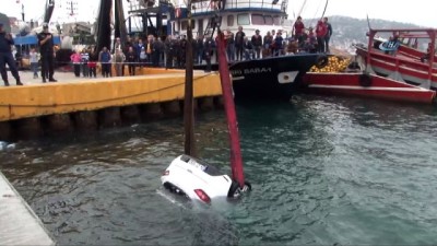  Aracını denize itti, taksiye binip gitti