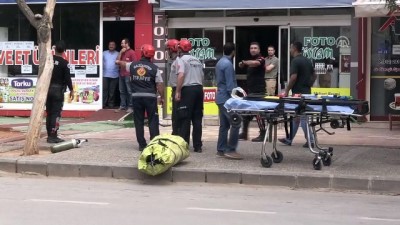 Çatıda havaya ateş açan kişiyi Vali Yardımcısı ikna etti - GAZİANTEP