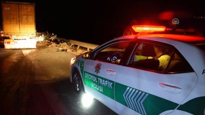 karayollari - Devrilen tırda sıkışan sürücü kurtarıldı - GAZİANTEP  Videosu