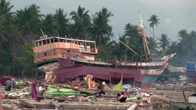 yolcu gemisi - 10 metrelik dalgalarla yükselip karaya oturan felaket nişanesi - PALU  Videosu