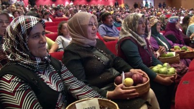  Bilgi ve kültür yarışmasında kadın çiftçilere ödül yağdı... 122 kadın çiftçiyi geçip 14 bin TL'nin sahibi oldu