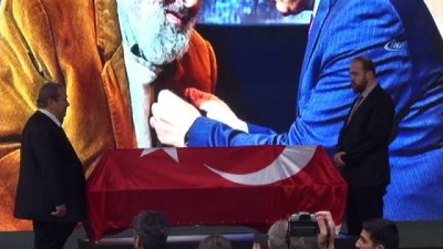 Fotoğraf sanatçısı Ara Güler için Galatasaray Meydanı'nda tören 