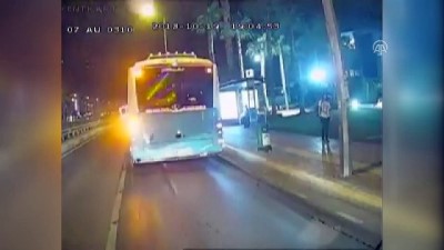 Halk otobüsü şoförüne levyeli saldırı güvenlik kamerasında - ANTALYA