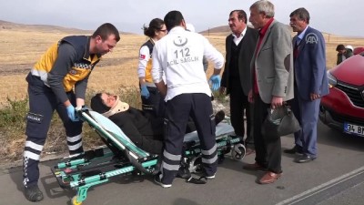 ilk mudahale - Şarkışla'da trafik kazası: 2 yaralı - SİVAS Videosu